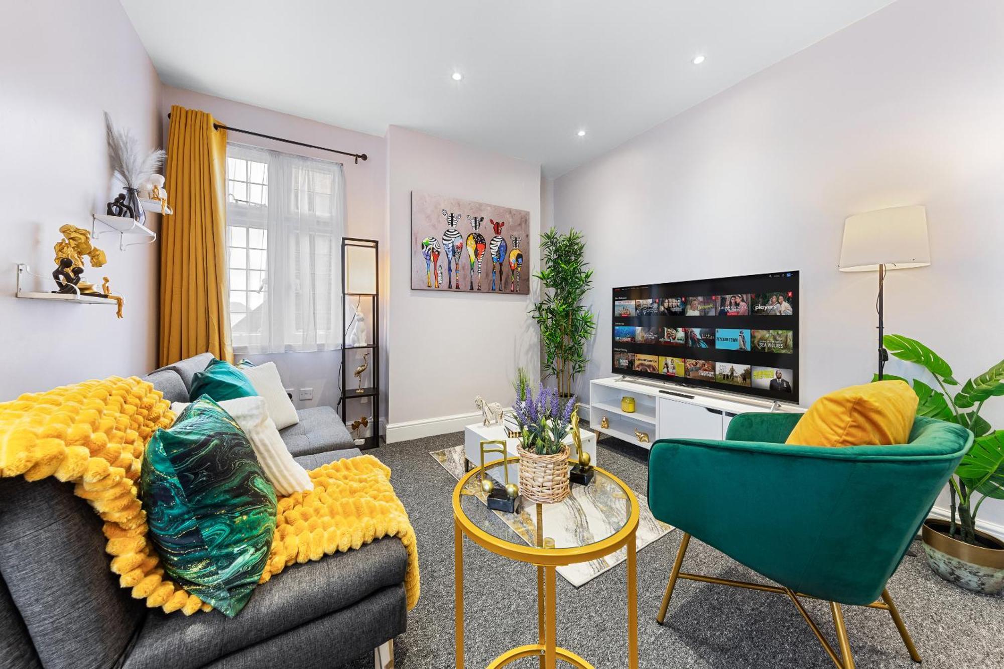 Elegant & Spacious 2Br London Hideaway- King Bed, Sleeps 6 - Parking- Instant Book- 20 Percent Off Limited Time! بارنيت المظهر الخارجي الصورة